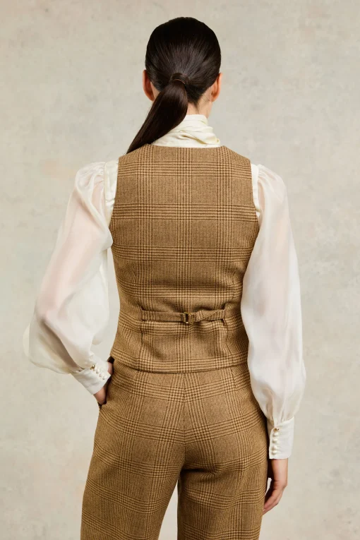 Hampton Waistcoat (Tawny)